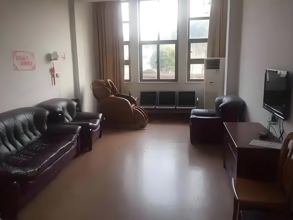 深圳户口入户条件2025_预售惨淡人气暴跌谁也救不了“狂妄自大”的那英 美好起大家瞬间在一围坐
