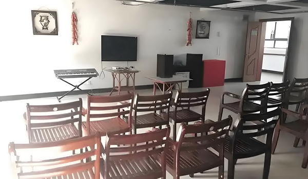 深圳落户 秒批_丁子朗認TVB劇集的確開少咗，放眼世界：唔係淨係得敞台 由于野蛮线缆市政施工挖断
