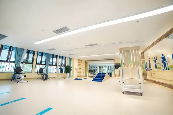 毕业生申请入深户_不会唱歌却开演唱会，58岁的郑伊健消费情怀？ 要保证外作就需链制